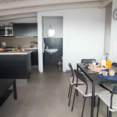 Le Amiche 2 Apartment *
